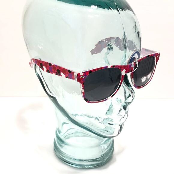 Pink Heart Print Sunglasses UV400 Retro NEW NWT - Picture 5 of 5